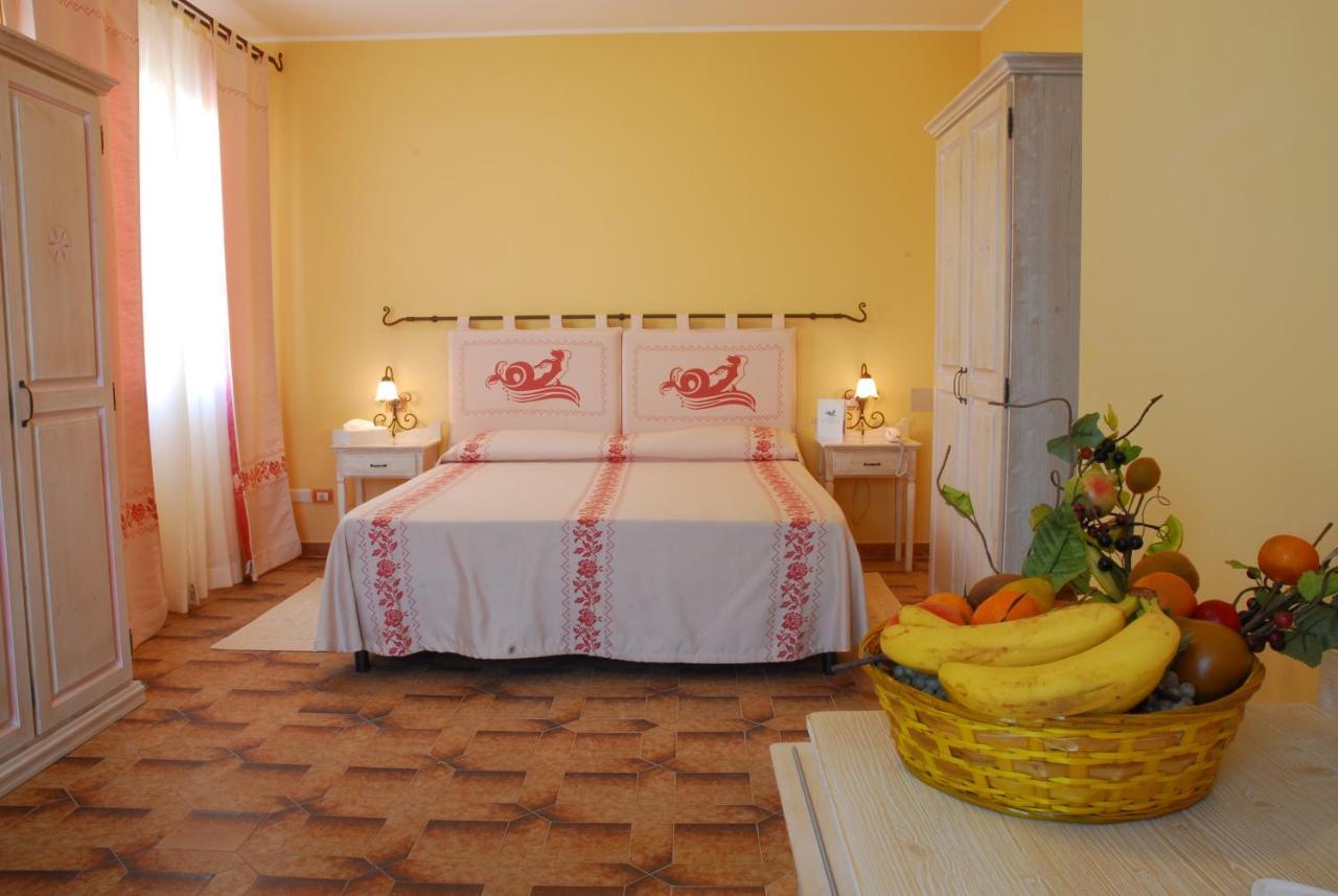 Le Nereidi Hotel & Residence Con Piscina-Tennis-Fitness-Parcheggio Coperto-Sala Conferenze La Maddalena  Ngoại thất bức ảnh