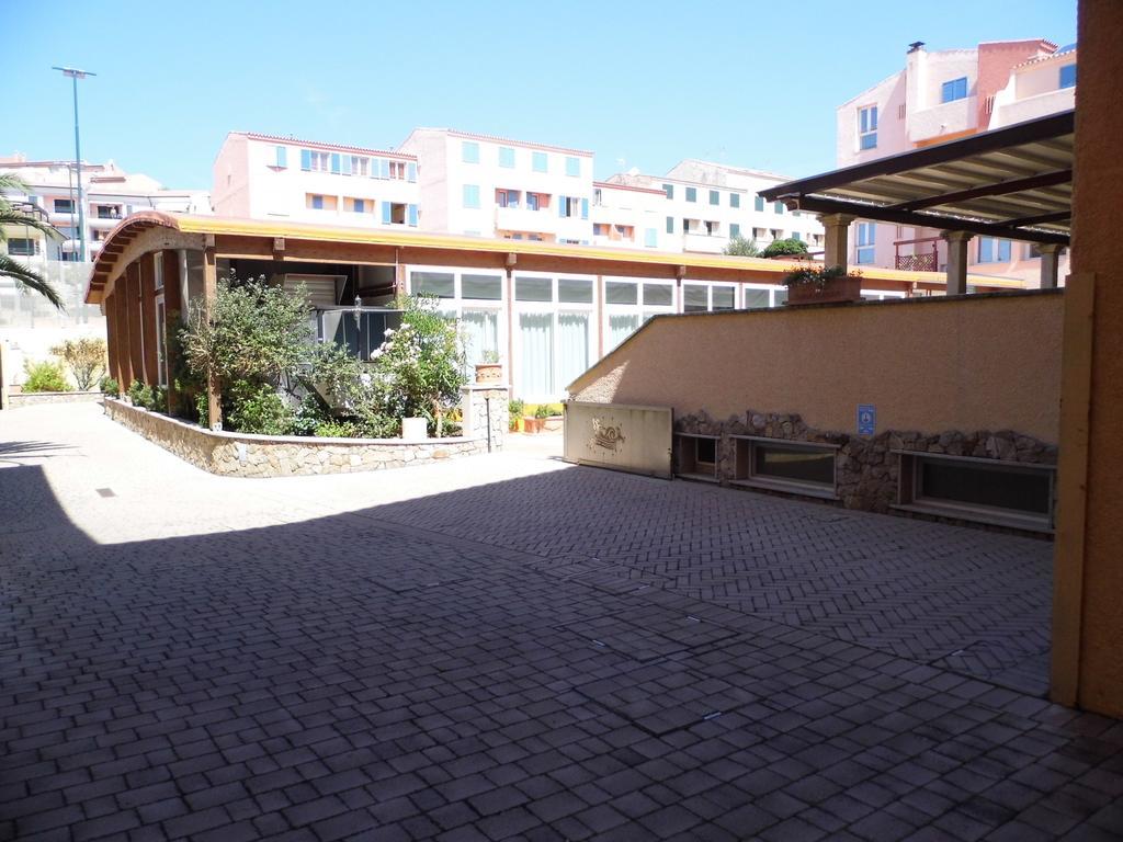 Le Nereidi Hotel & Residence Con Piscina-Tennis-Fitness-Parcheggio Coperto-Sala Conferenze La Maddalena  Ngoại thất bức ảnh