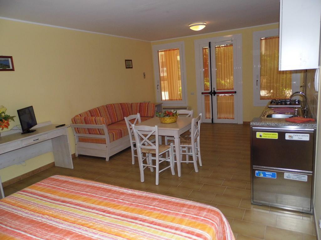 Le Nereidi Hotel & Residence Con Piscina-Tennis-Fitness-Parcheggio Coperto-Sala Conferenze La Maddalena  Ngoại thất bức ảnh