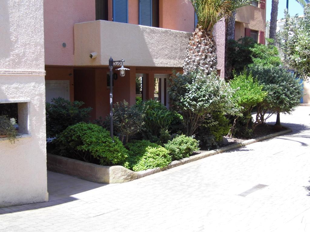 Le Nereidi Hotel & Residence Con Piscina-Tennis-Fitness-Parcheggio Coperto-Sala Conferenze La Maddalena  Ngoại thất bức ảnh