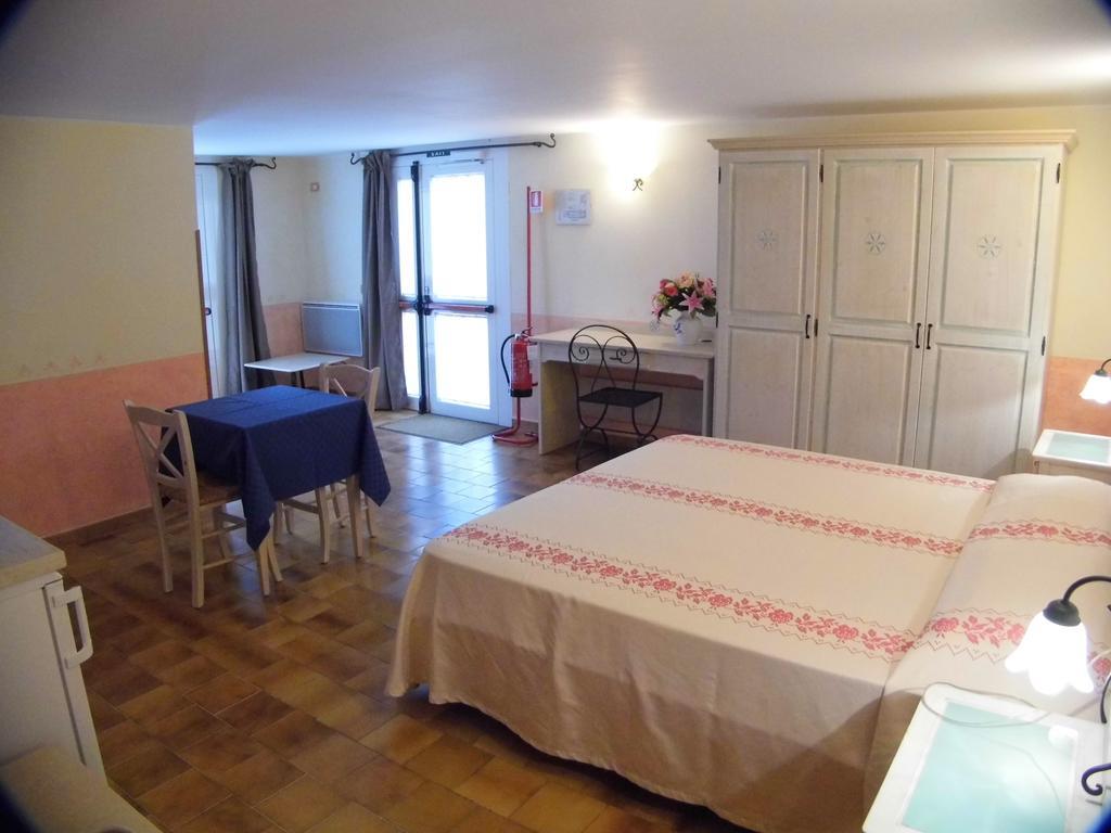 Le Nereidi Hotel & Residence Con Piscina-Tennis-Fitness-Parcheggio Coperto-Sala Conferenze La Maddalena  Ngoại thất bức ảnh