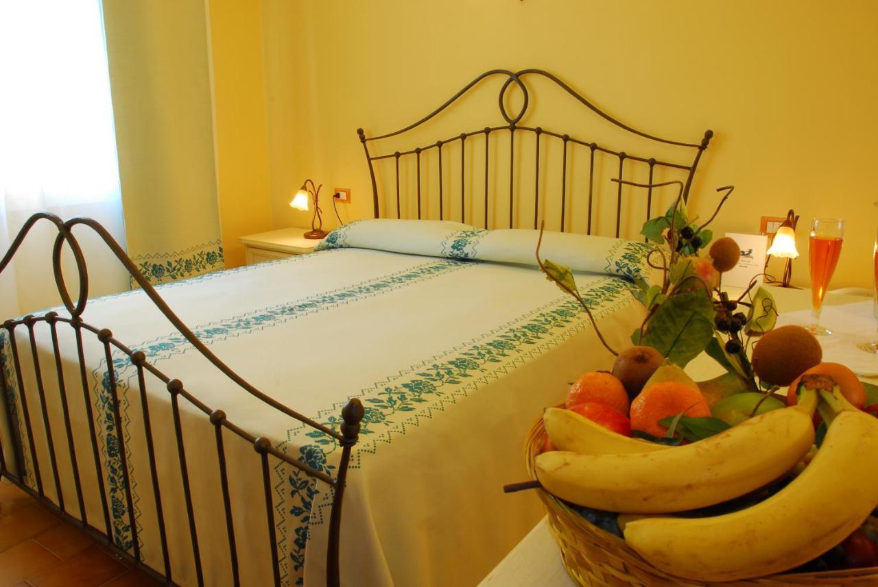Le Nereidi Hotel & Residence Con Piscina-Tennis-Fitness-Parcheggio Coperto-Sala Conferenze La Maddalena  Ngoại thất bức ảnh