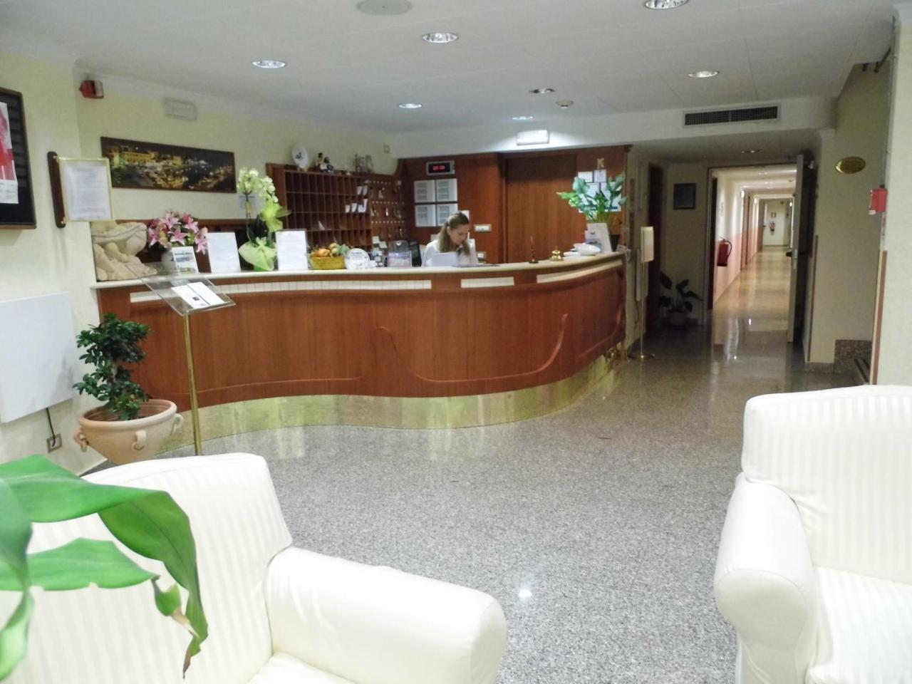 Le Nereidi Hotel & Residence Con Piscina-Tennis-Fitness-Parcheggio Coperto-Sala Conferenze La Maddalena  Ngoại thất bức ảnh