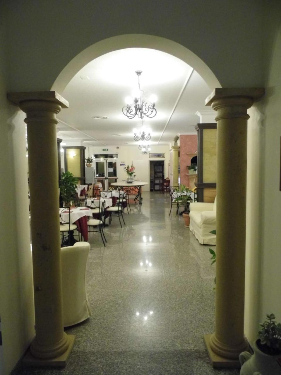Le Nereidi Hotel & Residence Con Piscina-Tennis-Fitness-Parcheggio Coperto-Sala Conferenze La Maddalena  Ngoại thất bức ảnh